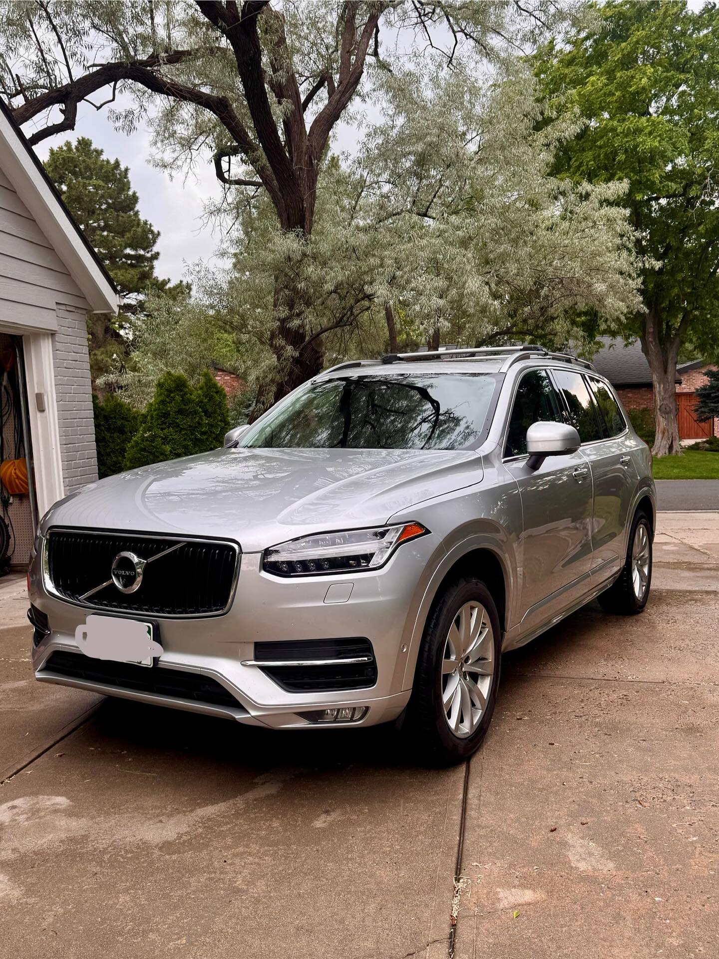 Silver Volvo XC90