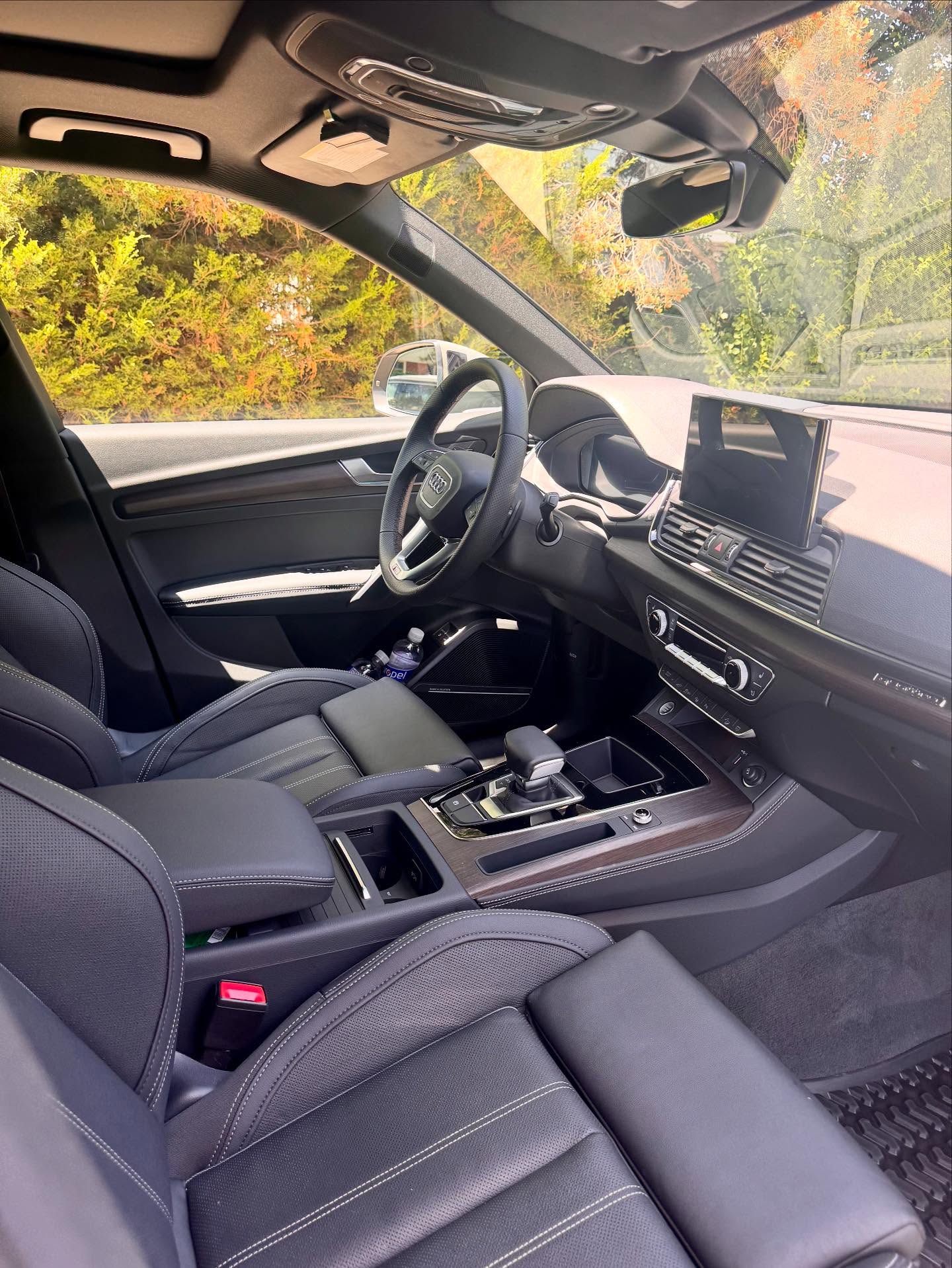 Black leather front seats, freshly cleaned