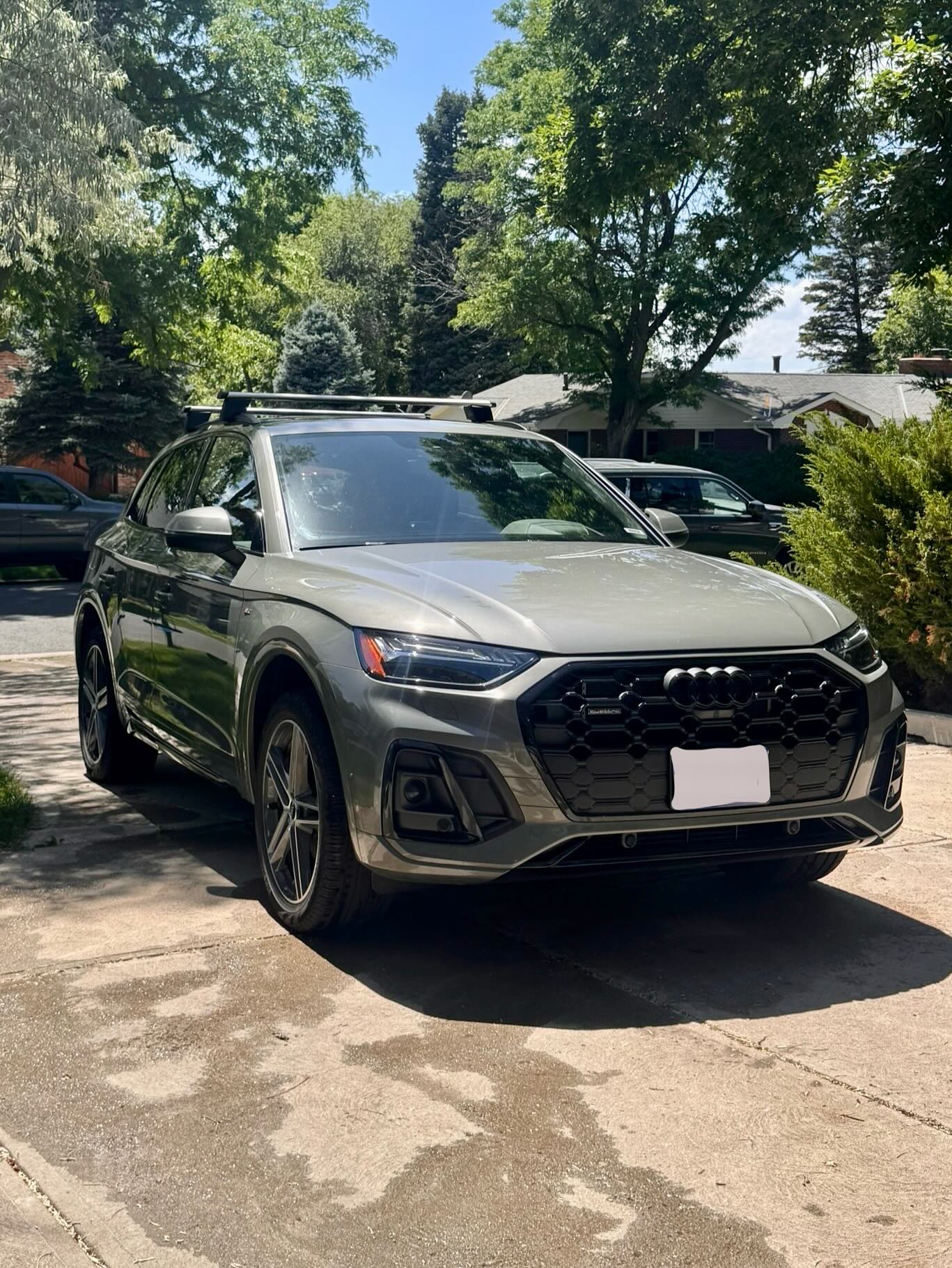 Sage green Audi Q5